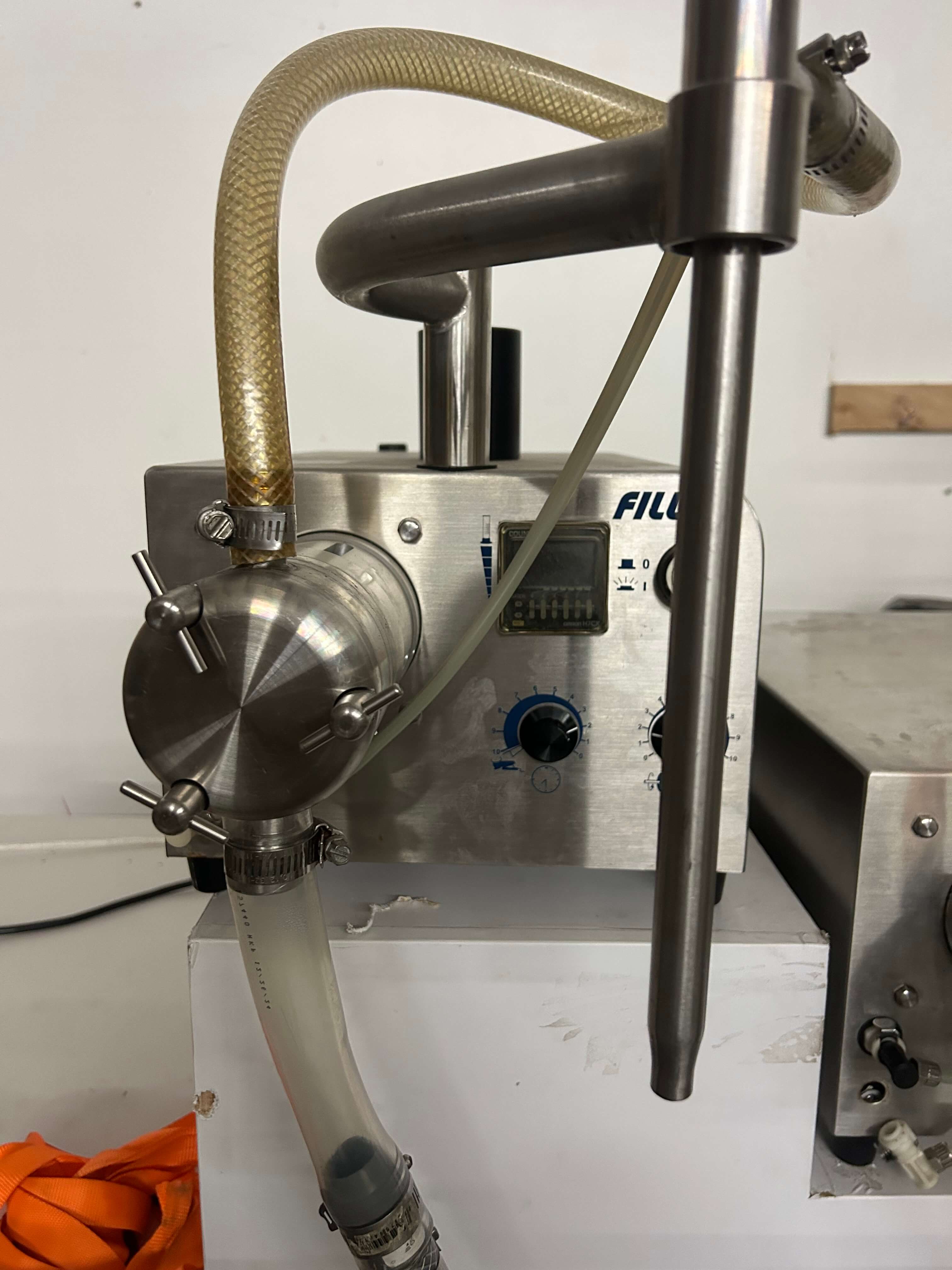 Single Nozzle Tabletop Liquid Filler